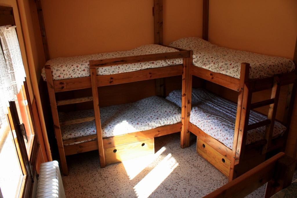 La Closa Hostel Castellar De N'Hug Room photo