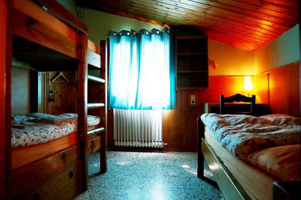 La Closa Hostel Castellar De N'Hug Exterior photo